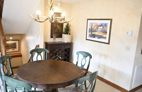 Whittier Casa | Mountain View Tree House w/country club amenities