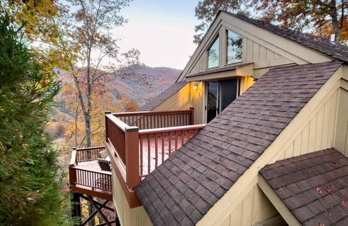 Whittier Casa | Mountain View Tree House w/country club amenities