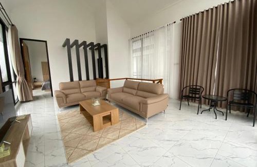 Purbalingga Casa | Mountain View Villa Serang