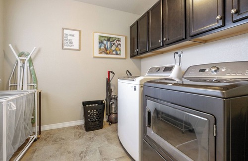 Monument Casa | Mountain view w/master suite fireplace & game room