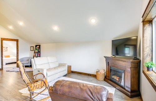 Bonners Ferry Casa | Mountain Views and Fireplace Bonners Ferry Escape!