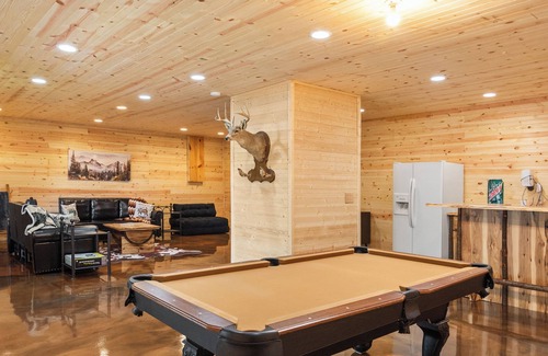 Grassy Creek Casa | Wraparound Views & Forest Feels | Dream Cabin | Game Room with Pool Table