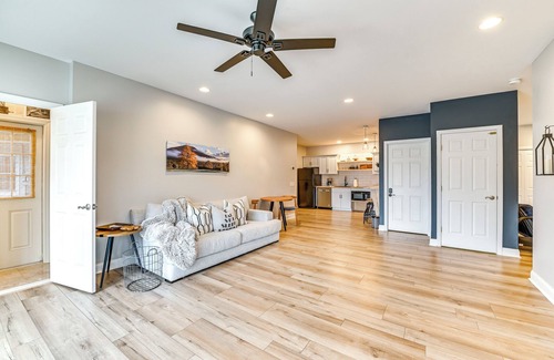 Sandgate Apartamento | Mountain Views & Fire Pit: Sandgate Getaway