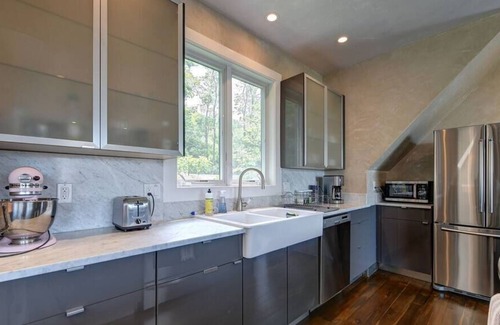 New Lebanon Casa | Mountain Views For Miles by Evergreen Home