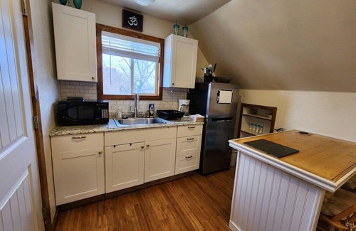 Ogden Apartamento | Mountain Views from Private Loft Studio - Near Downtown!