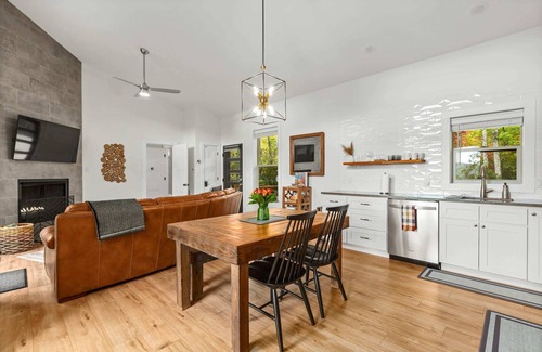 Hendersonville Casa | Mountain Views| Hot Tub | Fire Pit