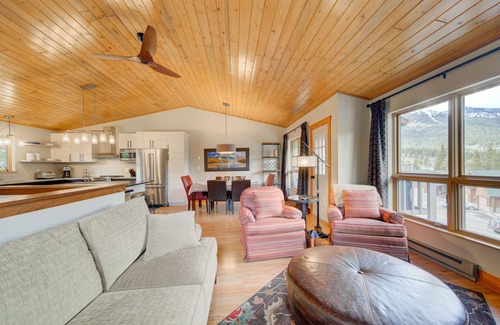 Big Sky Condominio | MOUNTAIN VIEWS, HOT TUB, POOL, SAUNA! Cozy fireplace, minutes from the slopes!