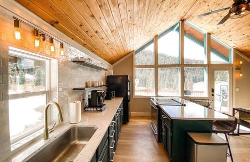 Breckenridge Casa | Mountain Views near hiking trails and ski slopes