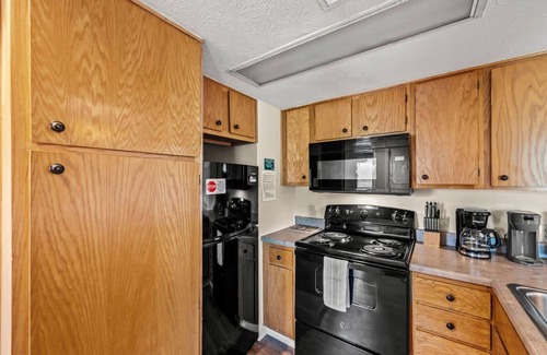 Gatlinburg - Pigeon Forge Apartamento | Mountain Views Sleeps 6 Heated Pool Hot Tub