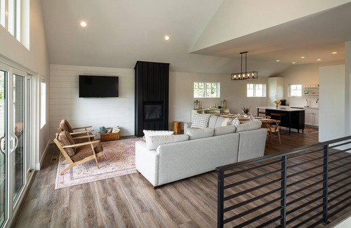 Hailey Casa | Mountain Views w/Sauna & Fire Pit: Red Feather Comfort
