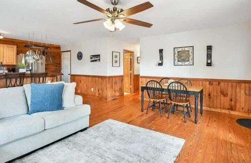 Canton Cabina | Mountain Views with Covered Decks and Hot Tub