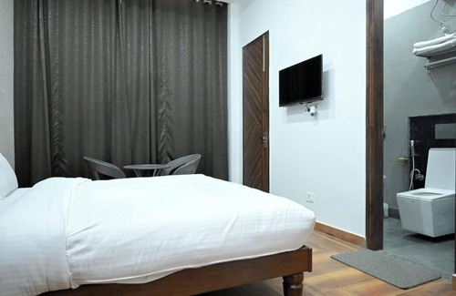 Dharampur Hotel | Mountain Vista