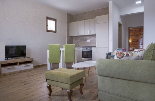 Zabljak Apartamento | Mountain Vista One-Bedroom Retreat