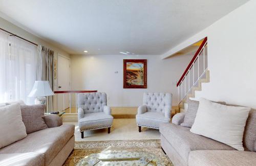 Palm Springs Casa | Mountain Vista Retreat - 68734