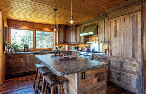 Nederland Casa | Mountain Vista Retreat with Hot Tub and Sauna