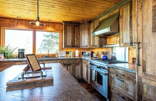 Nederland Casa | Mountain Vista Retreat with Hot Tub and Sauna