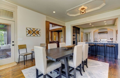 Big Canoe Casa | Mountain Vistas, Fireside Sips, Game Nights, Golf Rounds, Hiking Trails & Lake Swims - Moon Shine