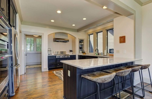 Big Canoe Casa | Mountain Vistas, Fireside Sips, Game Nights, Golf Rounds, Hiking Trails & Lake Swims - Moon Shine
