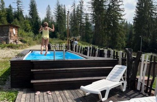 Mykulychyn Casa | Mountain White House гостинний двір