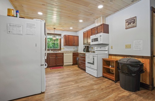 Allenwood Cabina | Mountainside Cabin | Pet Friendly | Secluded & near ATV Trails