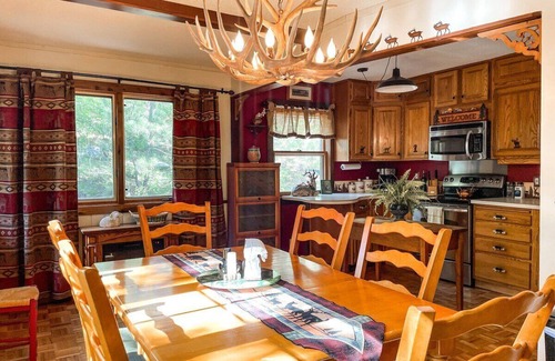 Cascade-Chipita Park Cabina | Mountainside Cabin | peaceful | near hiking trails