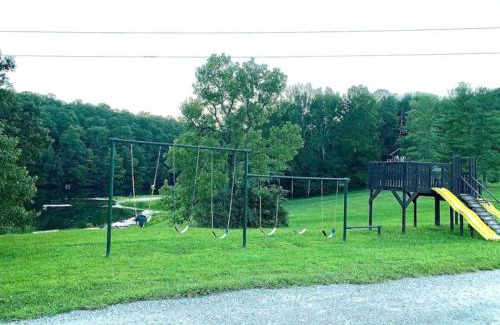 Rockbridge Casa | Mountainside Cabin, Secluded, Hot Tub, Lake Accessible