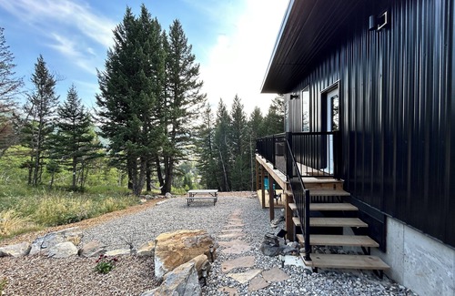Blairmore Cabina | Mountainside Getaway with Games Room
