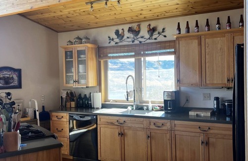 Bayfield Casa | Mountainside Home overlooking Vallecito Lake close Durango/Silverton Train, Mesa Verde National Park & Million Dollar HWY