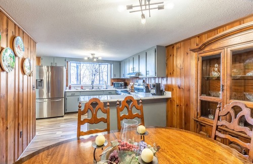 Sylva Casa | Mountainside house with long range views, pool table, firepit, & W/D