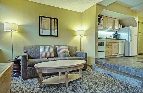 Whistler Village Hotel | Mountainside Lodge