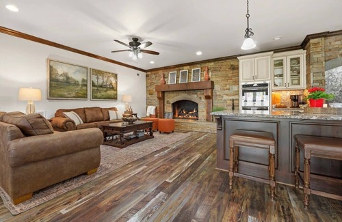 Cleveland Casa | Mountainside Manor l Custom pool & movie theater!