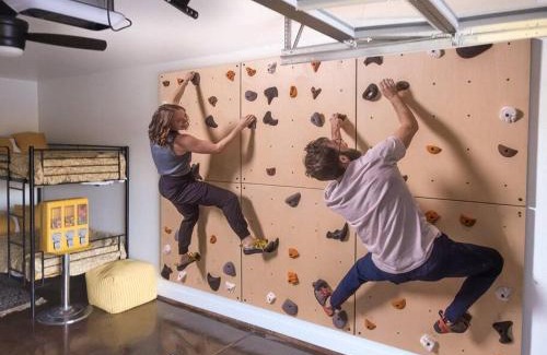 Glendale Casa | Mountainside Retreat Climbing Wall Zion Bryce 3BR Stargazing Firepit EV