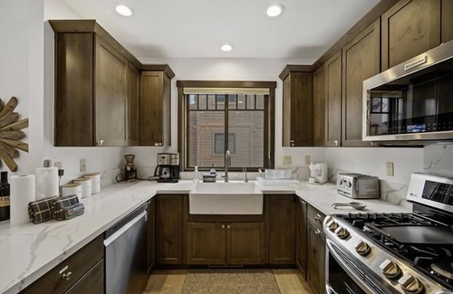 Mammoth Lakes Casa | Mountainside - The only new/premium townhomes at Canyon Lodge