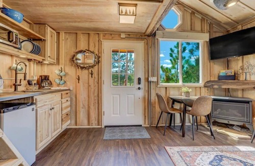 Larkspur Cabina | Mountainside Tree House Retreat