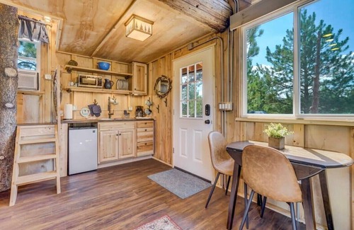 Larkspur Cabina | Mountainside Tree House Retreat