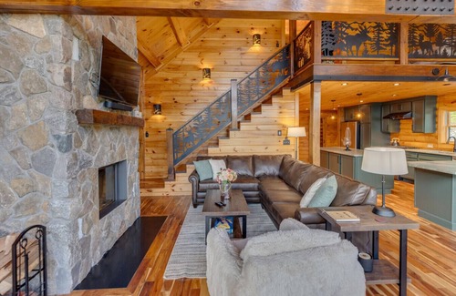 Thornton Cabina | Mountaintop Cabin with Incredible View