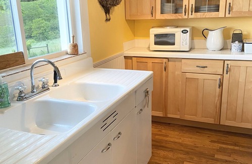 Wilson Creek Casa | Mountaintop Cottage at near 3500 ft, close to Grayson Highlands & the New River
