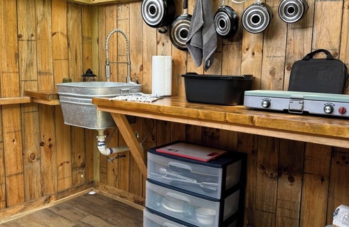 Moravian Falls Alquiler De RV | Mountaintop Glamping Tent at Growing Faith Farms