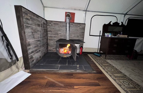 Moravian Falls Alquiler De RV | Mountaintop Glamping Tent at Growing Faith Farms