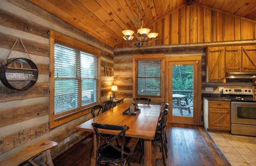 Ferguson Cabina | Mountaintop Log Cabin,HotTub,Pool Table