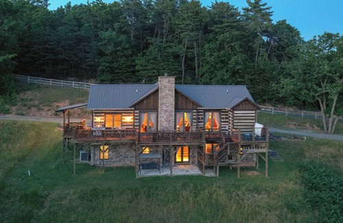 Ferguson Cabina | Mountaintop Log Cabin,HotTub,Pool Table
