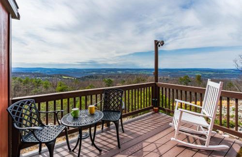 Capon Bridge Chalet De Esquí | Mountaintop Views, Hot Tub, Deck, Fire Pit & WiFi