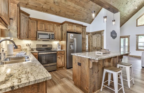Ellijay Cabina | Mountaintown Chalet | Ellijay, GA