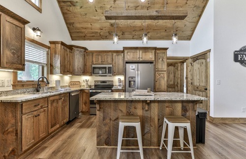 Ellijay Cabina | Mountaintown Chalet | Ellijay, GA