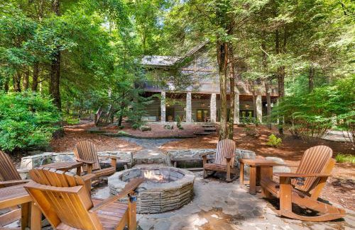 Ellijay Casa | Mountaintown Creek Lodge - Creek Front Fish Cabin - Creekside Relaxation With Fishing, Firepit, Hot Tub, Free-Standing Gas Heate
