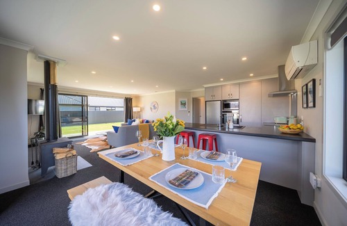 Te Anau Casa | Mountainview Escape - Te Anau Holiday House