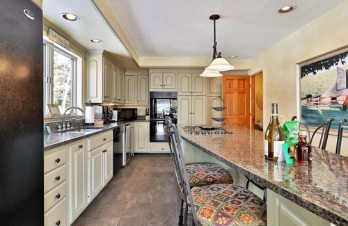 Killington Casa | MountainView - Luxurious 5800SF Retreat with Breathtaking 4-Season Views!