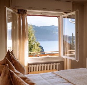 Einigen Casa | MountLake House