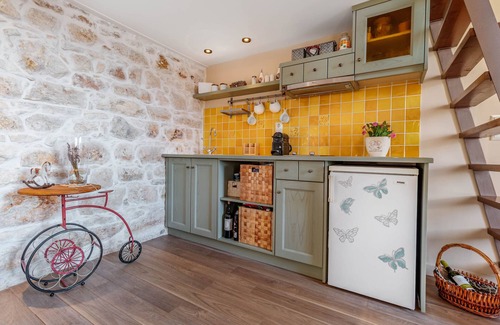 Old Town Apartamento | Mouragia Loft - Waterfront Old Corfu Town