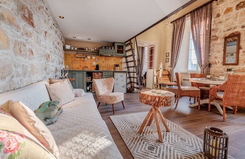 Old Town Apartamento | Mouragia Loft - Waterfront Old Corfu Town